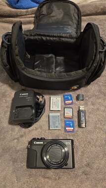 Canon PowerShot G7X Mark II Digital Camera Bundle with Batteries